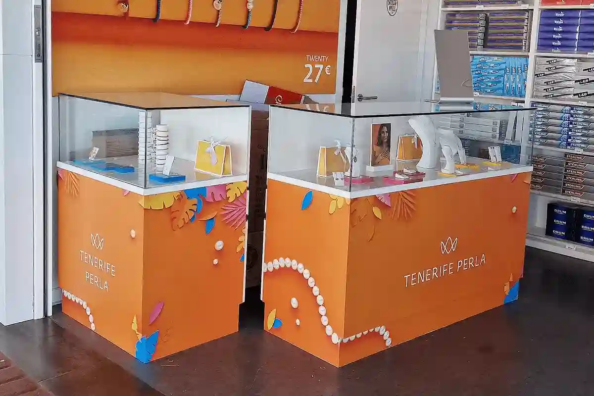 servicios 15 Exhibidores personalizados y vinilos Tenerife