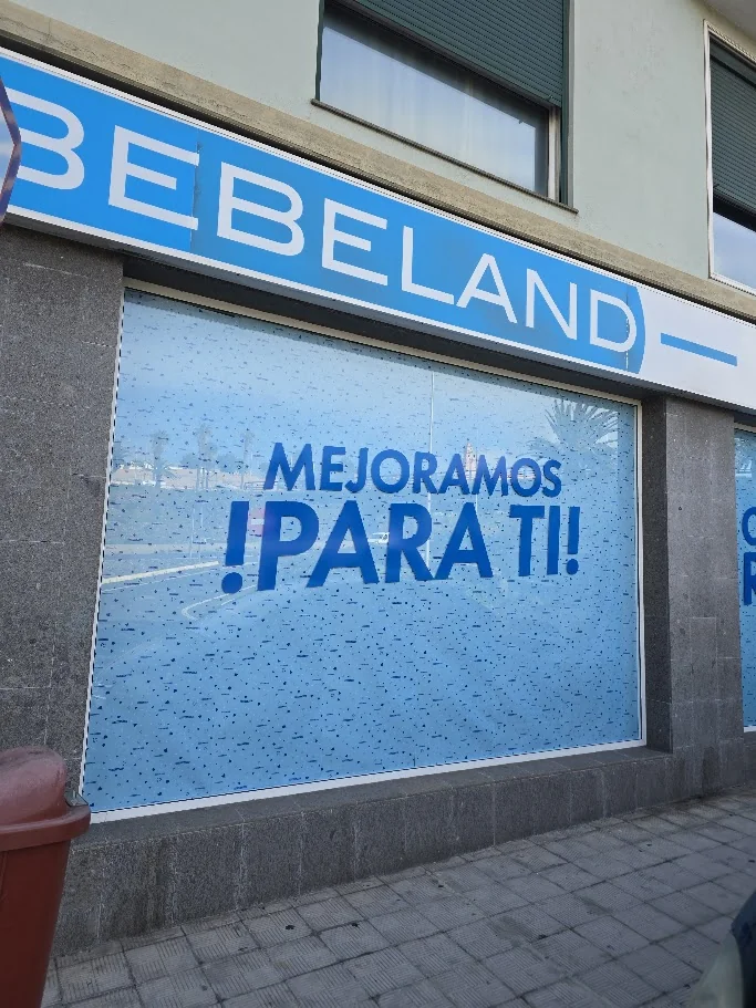 Vinilo microperforado para cristales en Tenerife