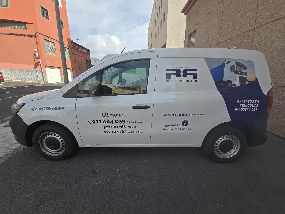 Furgón rotulado para empresa en Tenerife