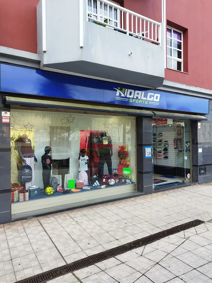 servicios-de-rotulacion-en-tenerife 5 Caja de luz y letrero comercial para negocio en Tenerife