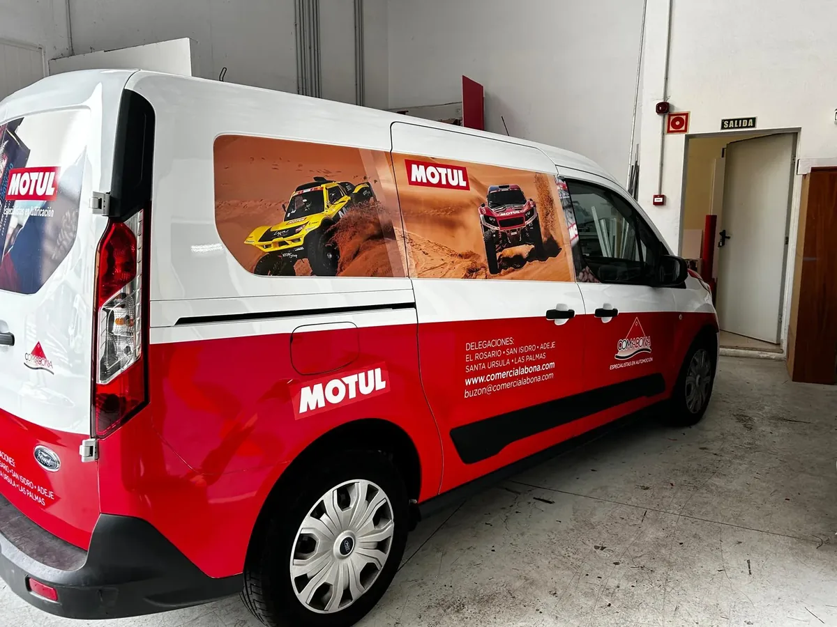 Rotulación de furgón comercial Motul en Tenerife